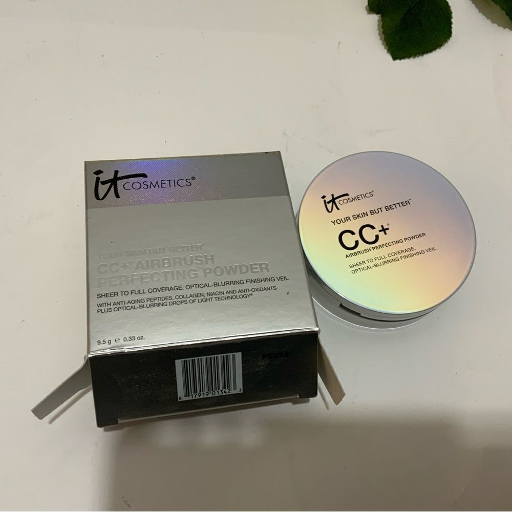 It Cosmetics CC+ Airbrush Perfecting Powder Foundation MEDIUM. BNIB
